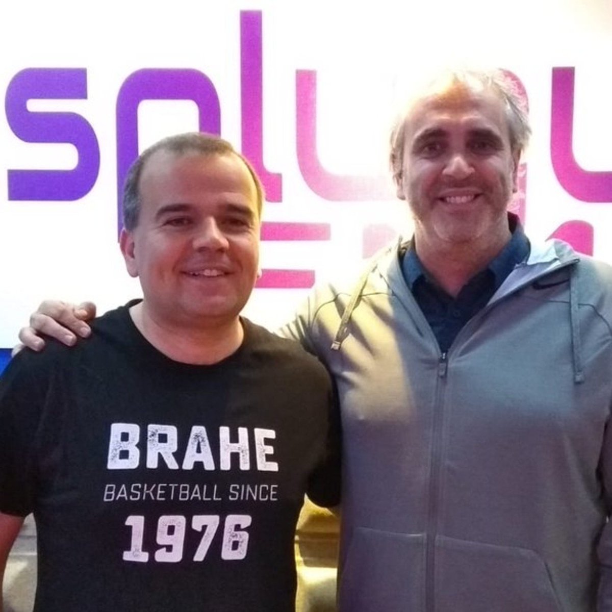 EspluguesFM's tweet photo. Entrevista a Oscar Pedroche, actual entrenador del @BraheBasket a Suècia i ex-entrenador @cb9esplugues
https://t.co/eTufBvmnaN
#PasZero #EspluguesFM #EspluguesDeLlobregat https://t.co/FkIlDQpTw5