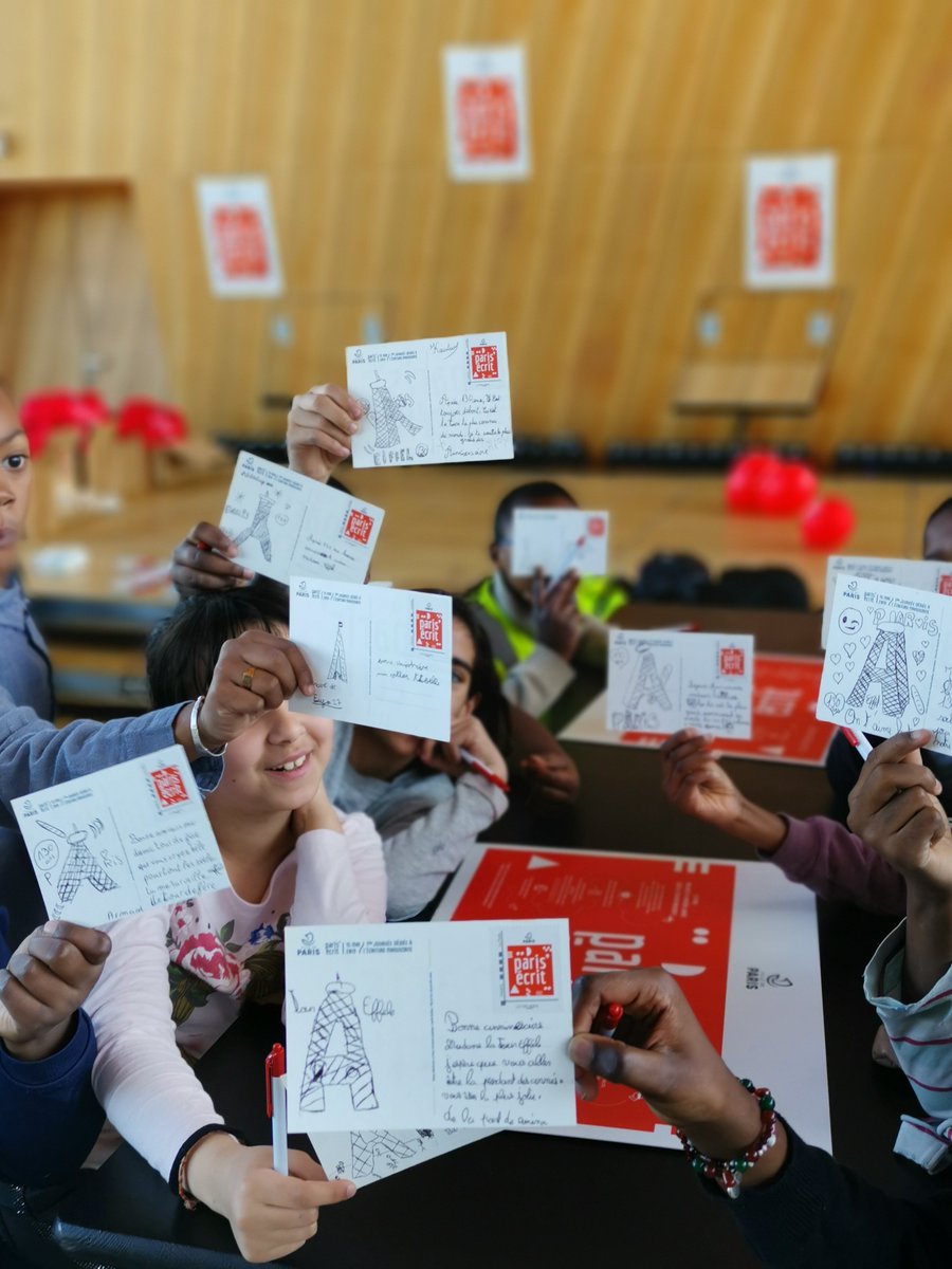 LaTourEiffel's tweet photo. What a delight to read all these postcards written by these little hands for my 130th birthday 😃 THANK YOU ! 😘
#Eiffel130 #Parisecrit https://t.co/Q82IC0bIGe