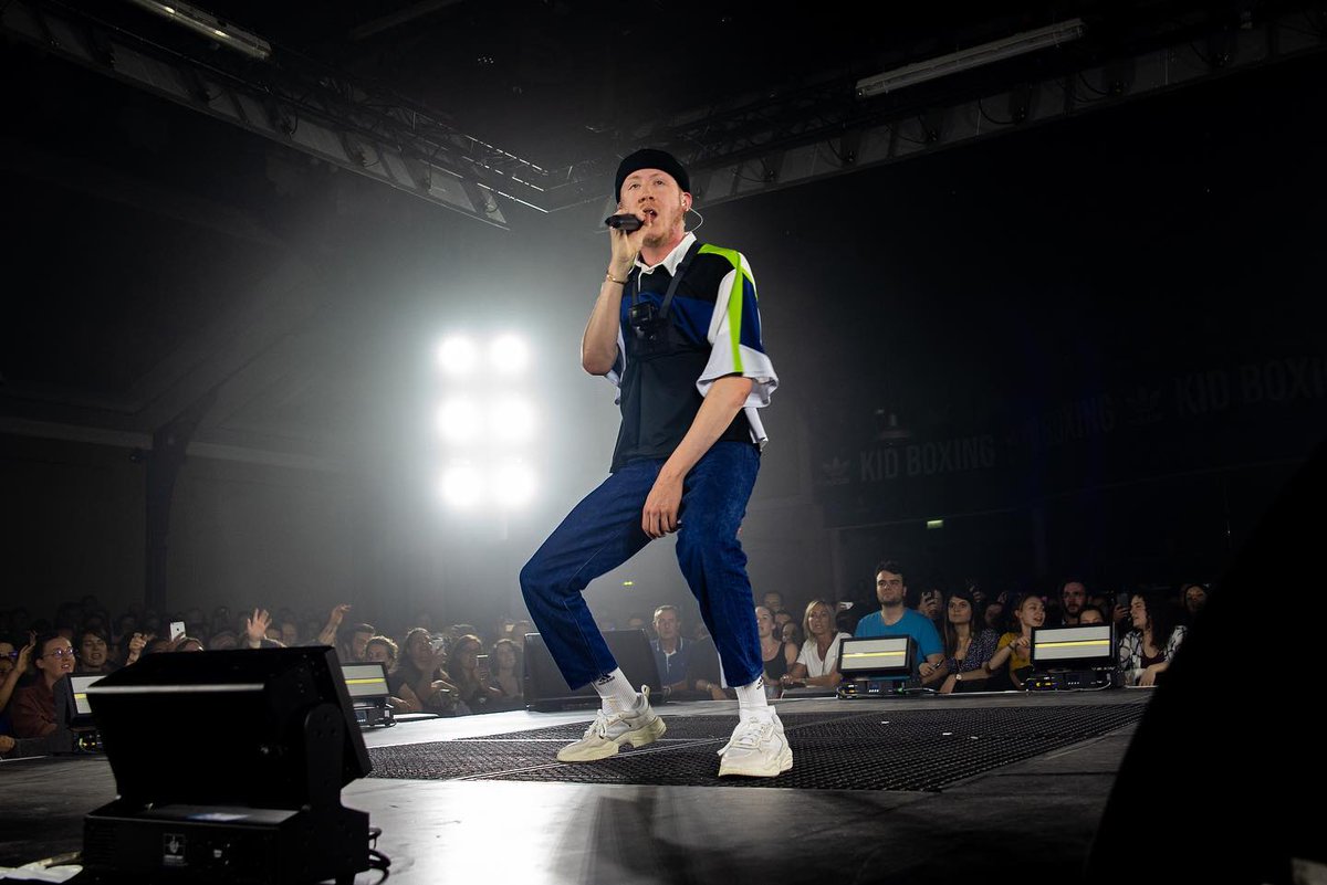 AR_STUDI0S's tweet image. #KIDBOXING : Un grand bravo à @eddydepretto pour ce combat exceptionnel ! 10 rounds qui nous ont fait vibrer. On y était avec @adidasFR @elyseemofficiel @Initial_a_s @UMusicFrance #ARStudios Copyright by Lambert Davis