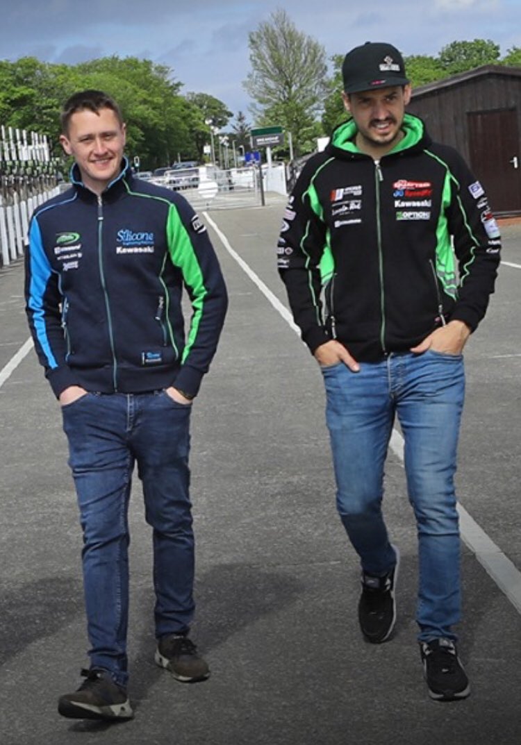 BournemouthKawa's tweet image. @QuattroKawasaki and @SiliconeRacing official @UKTeamGreen team clothing available from @ClintonMerch for @iom_tt full ranges available in Blue or Green 👍