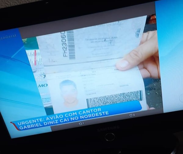 NoticiaPB_'s tweet photo. Agora no #NoticiaPB Avião com cantor Gabriel Diniz cai em mangue no Sergipe, diz TV Record #noticia #guarabira #pb https://t.co/Vd5uqK3H5X