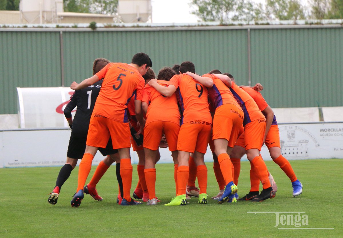 LaFactoriaBCF's tweet photo. ⚽️ Fase Ascenso Regional Cadete ⚽️
✅Disponibles en la Web las fotos del primer partido de la Fase Ascenso disputado entre el #BPSelenium Cadete "A" @seleniumstc 🆚C.D. La Salle de Palencia 3⃣-1⃣✅
📌https://t.co/hzgREZ8YTg 📌
✏️Gentileza @jenga155 https://t.co/CvsGyaZJ2r