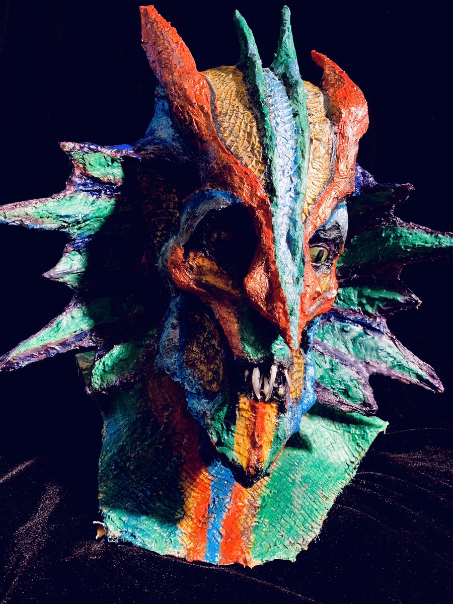 dreams4deadcats's tweet photo. Progress buddy shot! #behindthescenes ๐ฌ๐#makingmonsters Working on some #creaturedesigns for my next film. #returnofthenacken #bts #tearfulsurrender #monstermaker #waterdemon #succubus #fantasy #indiehorror #practicaleffects #diyfilmmaker #diyhorror #monstermonday #maskmaking https://t.co/SOQyyvqApi