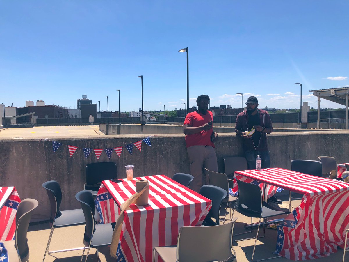 So much fun grilling in the sun today for Memorial Day! 🍔🇺🇸Huge shoutout to our SD who baked in the sun all day to make us the best burgers! <a href="/jj_pineda_/">Juan Pineda</a>