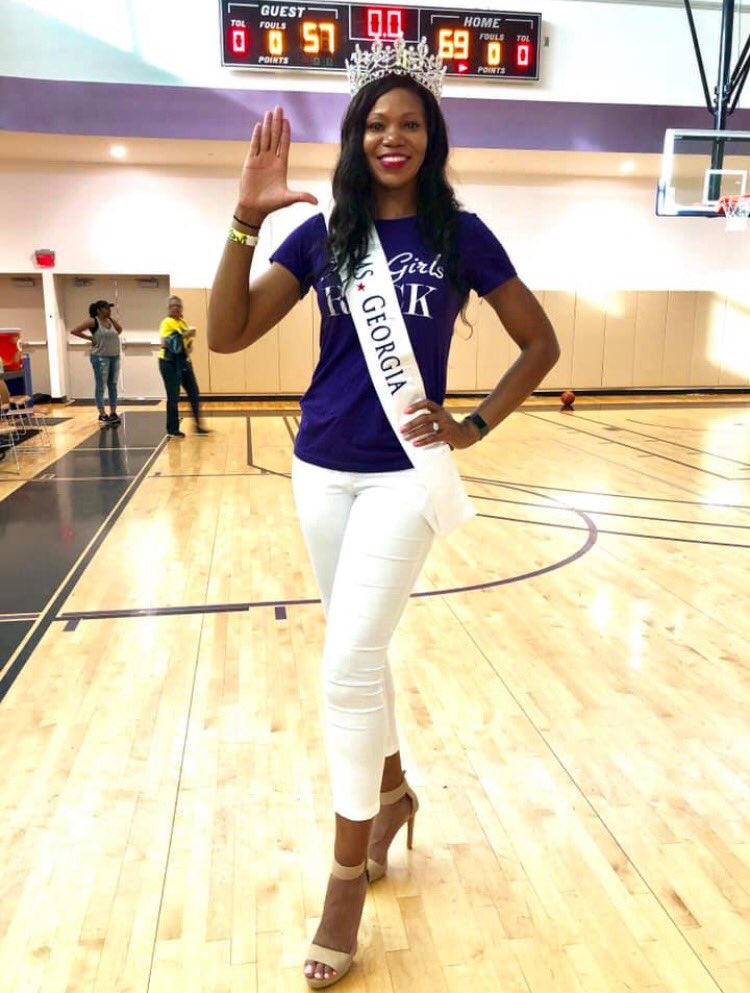 ThePurpleDiva13's tweet photo. I had such a wonderful time Balling For Lupus yesterday with the @ballingforlupusluvs foundation !!! Blessed to be a part of a great event for a great cause!!! Happy to do my part and already looking forward to next year!!! #ItsLaTresa #MsGeorgia 😊💜😊 https://t.co/14MoTOHJcc