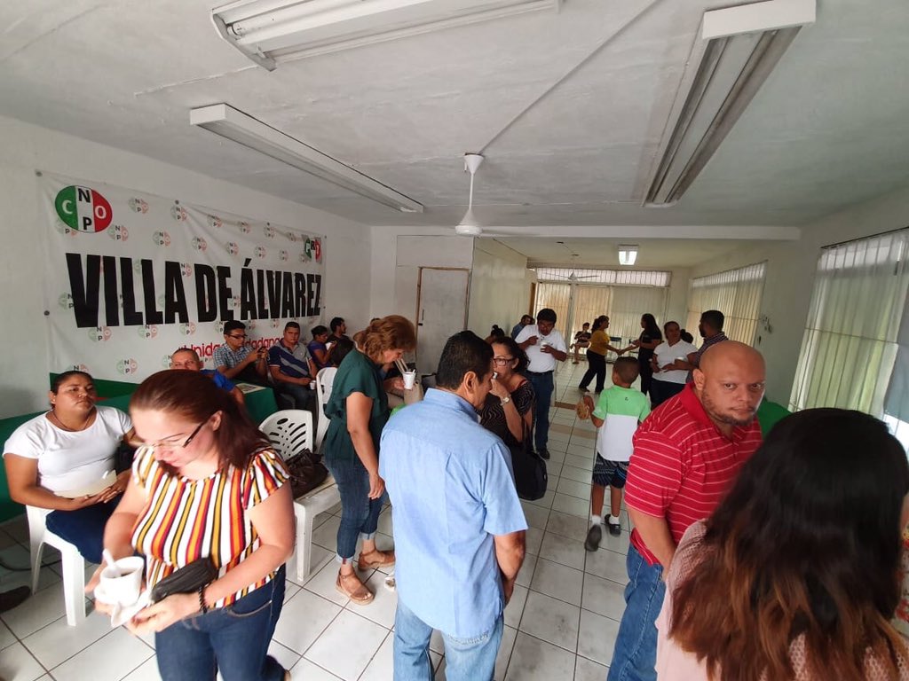 Mely_Romero's tweet photo. Con gran emoción les comparto que este fin de semana iniciamos dos grupos del programa #Prepárate en Villa de Álvarez y Salagua, Manzanillo. En el estado de Colima.

Hoy más que nunca #NosTocaMéxico
#RedSocial https://t.co/aCFN2MbklV