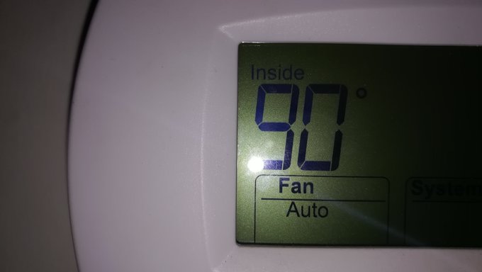 My air conditioner is broken 🔥 Honestly fuck Florida lol https://t.co/fp4jFLTkxS