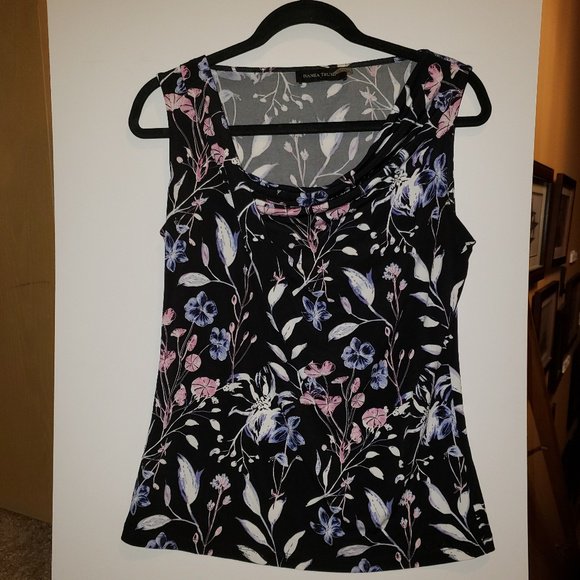 BrendaWVasquez's tweet photo. So good I had to share! Check out all the items I'm loving on @Poshmarkapp from @MrsDirtyMartini @fashionbydiori #poshmark #fashion #style #shopmycloset #ivankatrump #m10 #daintyhooligan: https://t.co/wll3pJW6fV https://t.co/yLFZLmY8Ar