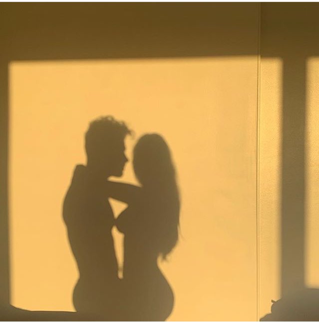 3relation tweet media