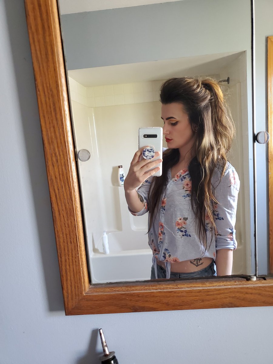 _Wa5ted's tweet photo. Moms can look good too. Ayee 
#mombod #slayclassy https://t.co/ZtB7itLqbY