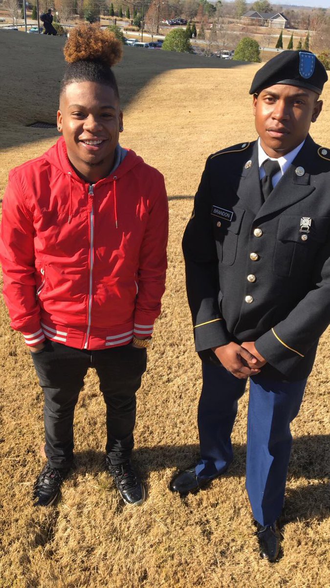 whatuplakerss's tweet image. Happy Memorial Day Brudda 🙏🏽💙 #LLDB