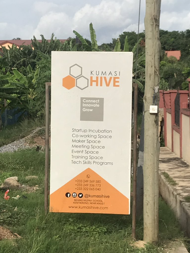 VisualizeOrg's tweet image. Our tour of @KumasiHive today was incredible! A wonderful facility with an inspirational focus on the gendered #digitaldivide