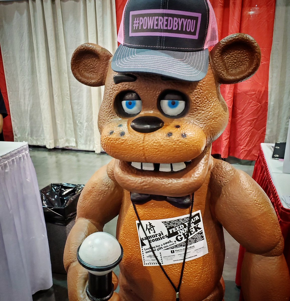 ButtonSmasher4's tweet photo. Interview with #Freddy himself!
Its was pretty one sided... so we talked to voice actors @andy.field.vo and @griglager who obviously seemed to LOVE what they do, signing autographs and creepy voices while giving some great excitement about finding #fnaf on #Buttonsmasher SOON! https://t.co/UaJdRD6e4j