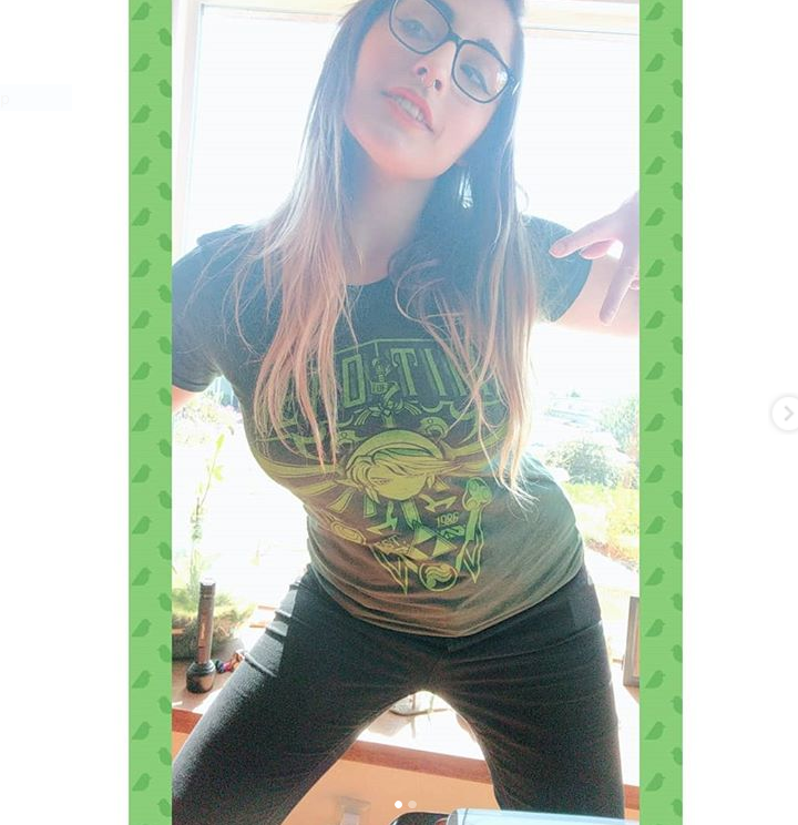 LevelUpOutfit's tweet photo. Amazing Pic of instagrammer @tillyxluna showing off the Hero of Time Shirt!  
Make sure to go give them a follow!

#tillyxluna #streamers #herooftime #legendofzelda #gamerfashion #levelupoutfitters
#readytolevelup #levelupyouroutfit https://t.co/p0nJmrpTBP