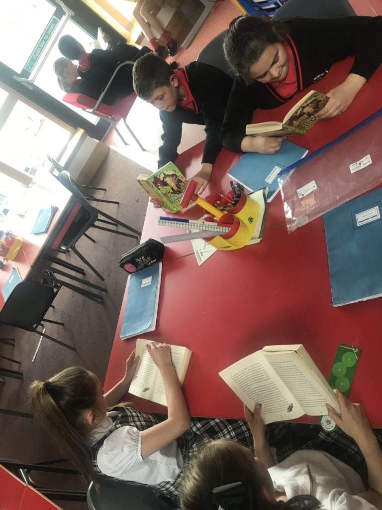 Mrs_Podmore's tweet photo. P5 love to read 📚📖😍 #readingcircles #thinkingreader #toolsforreading #priorknowledge #metalinguistics #visualisation #makingpredictions #inferences #mainideas #@FMReadChallenge https://t.co/gevgOvzPJ8
