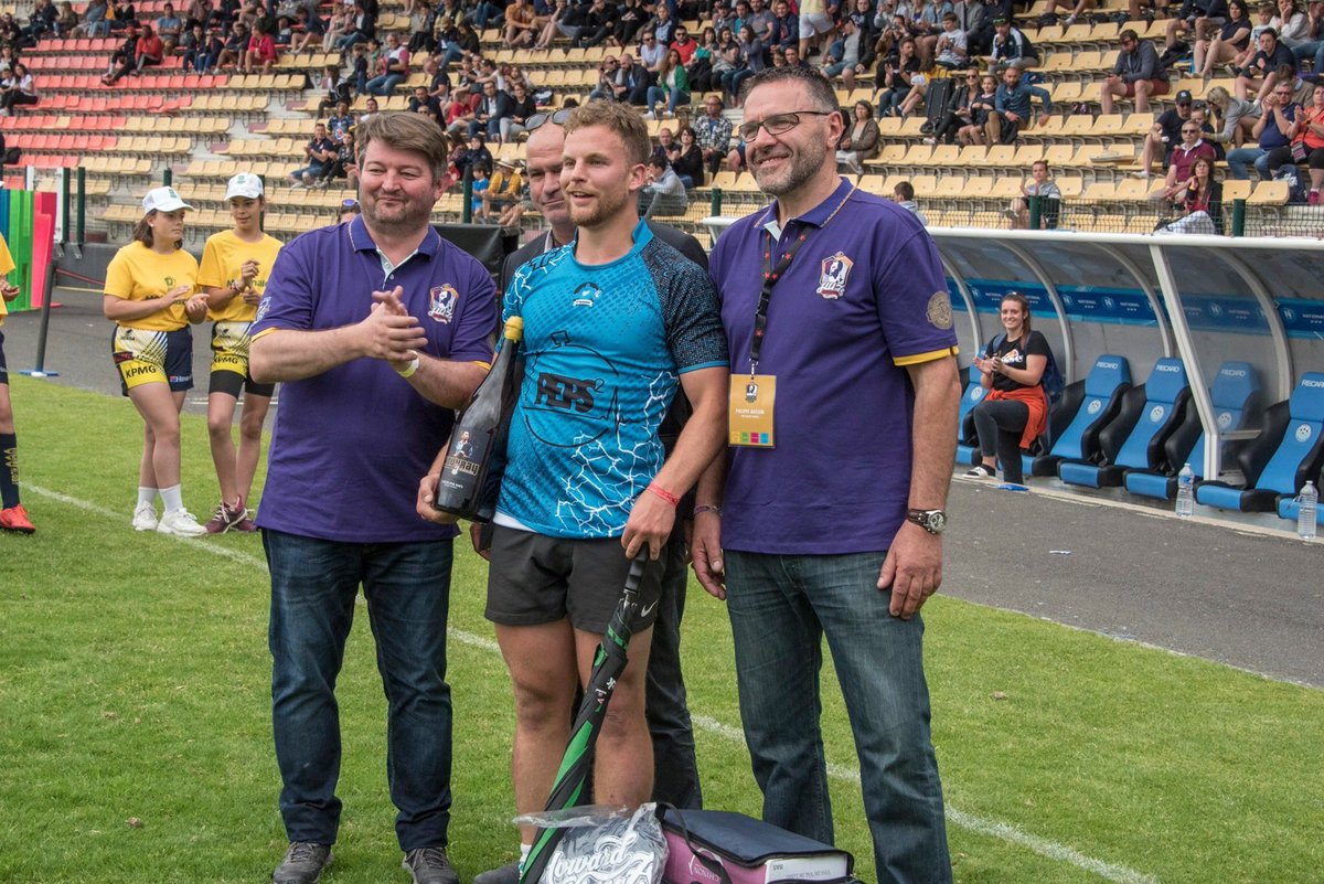 7FRugby's tweet photo. FANTASTICS PARCOURS 🤙🏻

Vainqueurs du tournoi au @HHSevens 
Finale remportée 26 à 12 face à une grosse équipe du @racing92 

Ce résultat nous place provisoirement en tête du Circuit Élite 7s. 

Félicitations à l’ensemble du groupe pour cette magnifique performance 🏆 https://t.co/U7AaYHY4mf