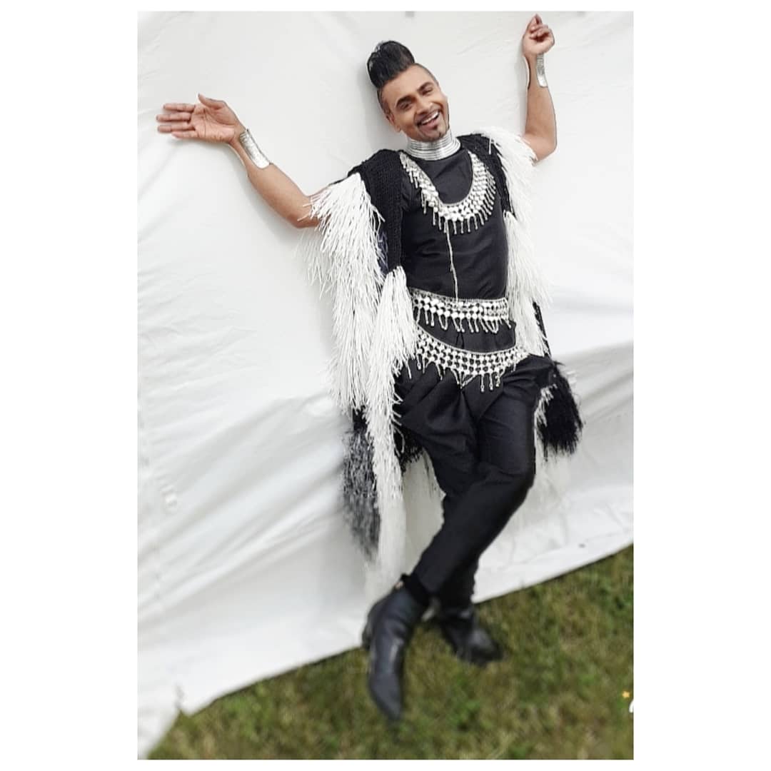 JayKamiraz's tweet photo. Amazing Weekend Headlining both days at the Bordon Thai Festival.
Wearing:
Thai Custome By Tak Jones & Sustainable Coat by Hoh Pabissi
Look forward to Headlinig at the Southsea Thai Festival in July
#mrfabulous #tvjudge
#music #fashion #thaifestival #headliningact #festival https://t.co/39xfSIywPk