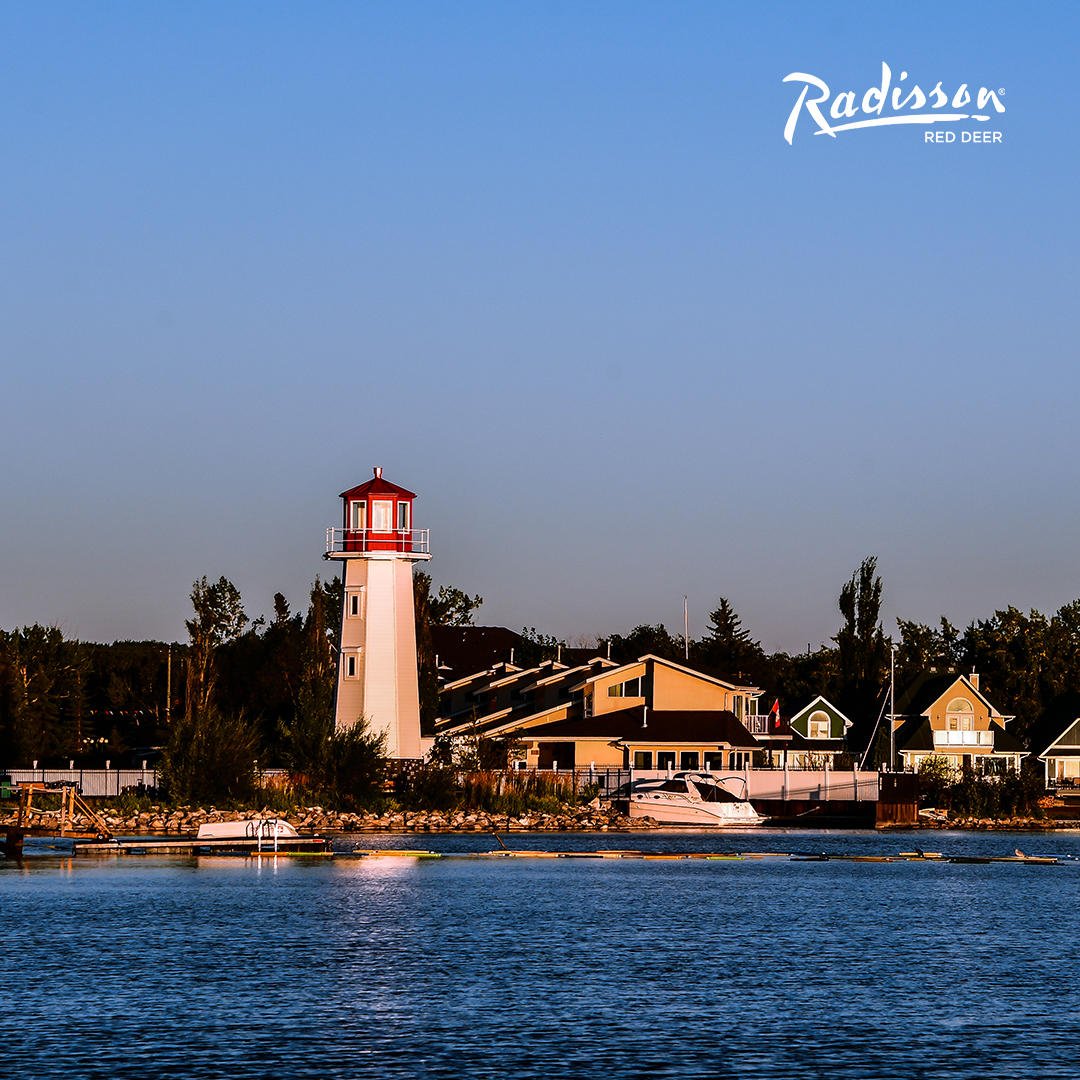 Spending a weekend at our hotel? Take a day and visit Sylvan Lake! Enjoy waterskiing or paddle boarding on the lake, and finish the day off with ice cream from Big Moo!