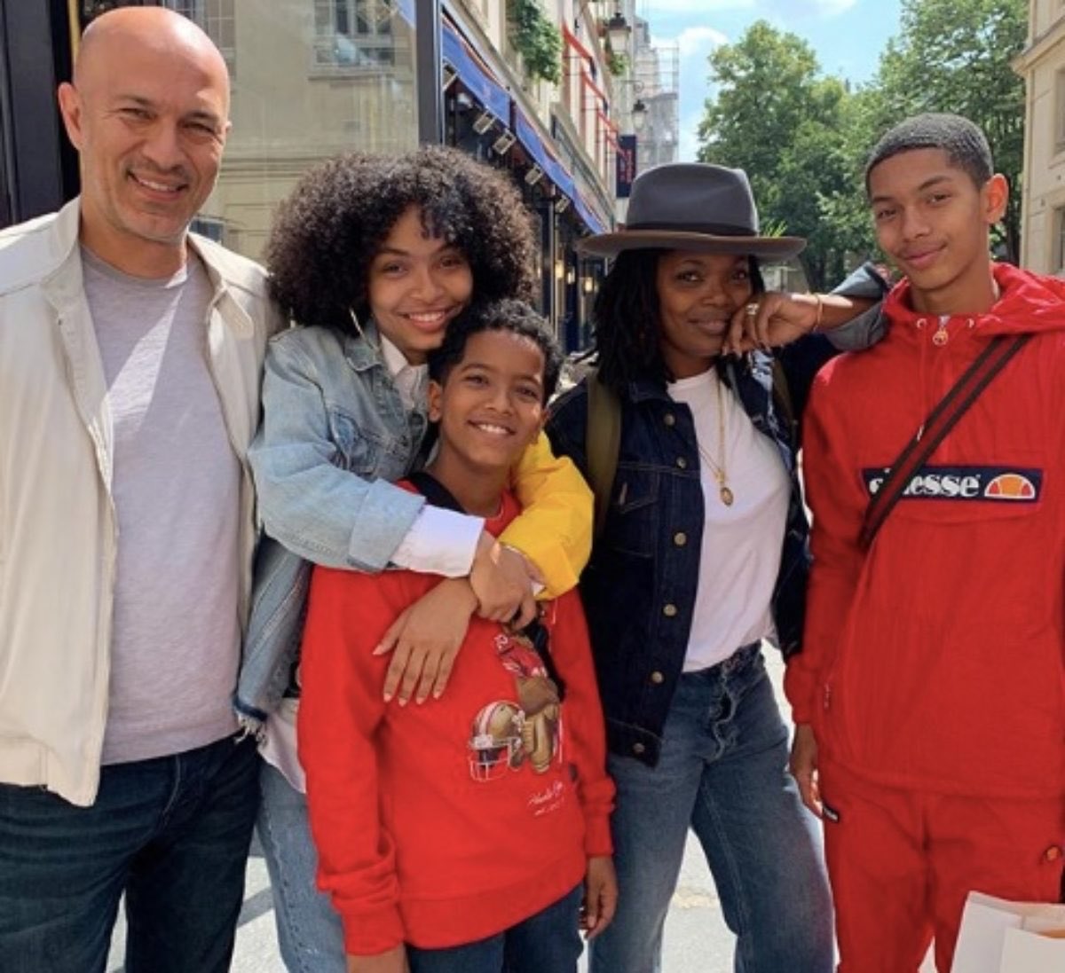 Essence's tweet photo. Happy #MemorialDay! We hope you get to spend this commemorative holiday with those who matter most. https://t.co/oqLa36frqj