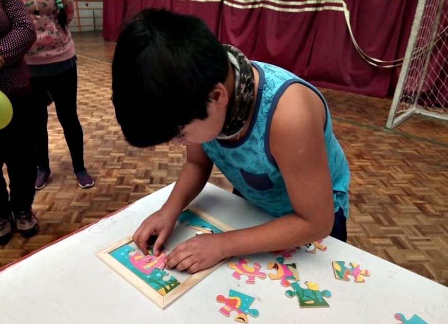 Junaeb_IVRegion's tweet photo. 📢 Familias tutoras y estudiantes de nuestro Programa Residencia Familiar Estudiantil #PRFE de #LaSerena celebraron el Día de la Familia. Instancia recreativa y deportiva que permitió una mayor integración de los beneficiarios 👨🦰👩🦰👍 https://t.co/XPVBkGEXYz