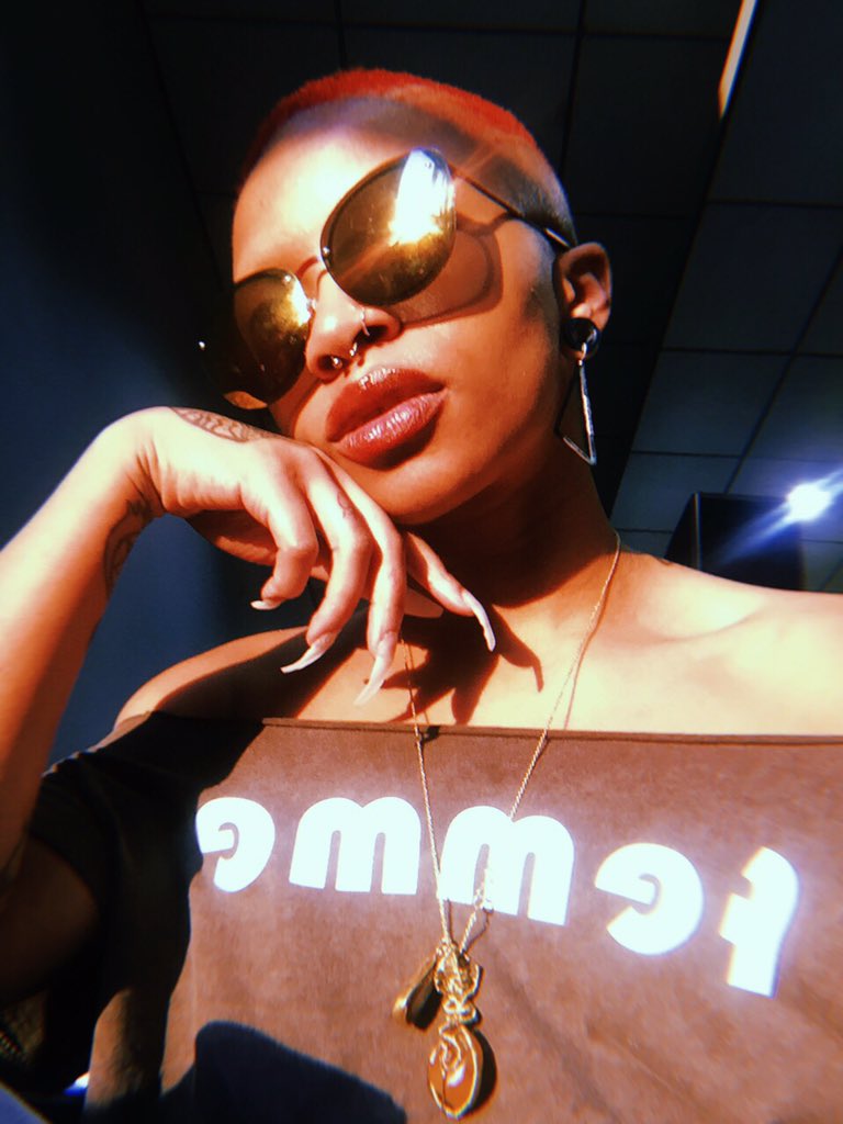 rayeapatra's tweet photo. travel ready in my exclusive #artoverwar “femme” tee ✨
cop yours here: https://t.co/5BCnfXn4f0 https://t.co/rKoGvX8EbJ