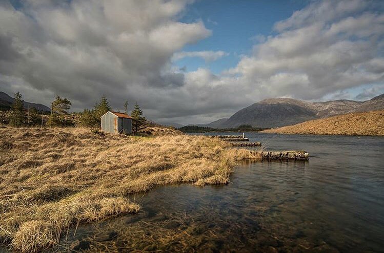 galwaytourism's tweet photo. Perfect solitude...Inagh Valley, Connemara, Co. Galway #WildAtlantcWay img: Robert Riddel https://t.co/x7kOSpYSuz