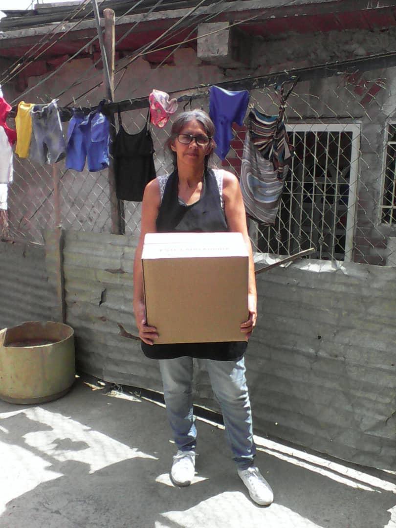 clap_clg23's tweet image. Jornada de entrega de Cajas #CLAP  en nuestra comunidad Colina de Loma Grande. Familias felices. @NicolasMaduro @Oficial_C_Clap @FreddyBernal @SierraCarlosVEN  #ChavismoUnidoParaSiempre #SoyComunicadorClap