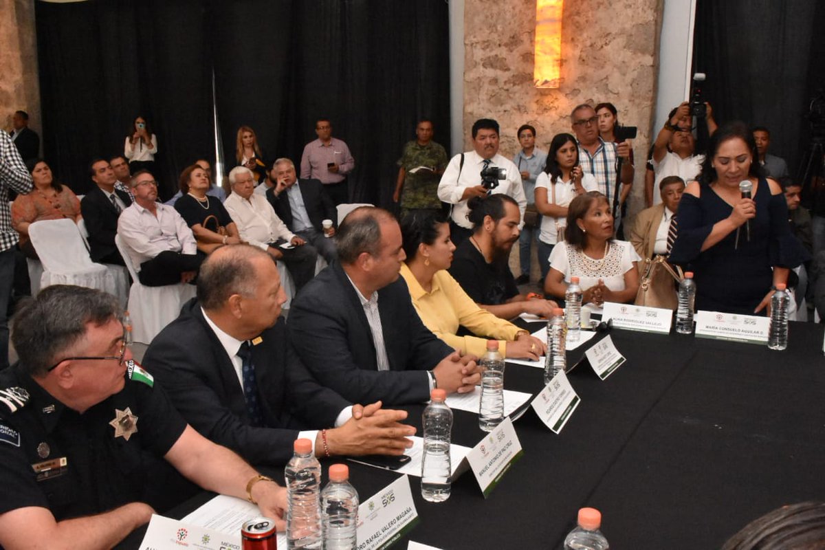 Ortiz_Irapuato's tweet photo. Con el objetivo de fortalecer estrategias de trabajo, se instaló la Mesa de Seguridad y Justicia de #Irapuato, integrada por ciudadanos y autoridades de los 3 niveles de gobierno, para impulsar la transformación y eficacia del sistema de seguridad. #MásUnidosMásFuertes https://t.co/mcthTQPpuH