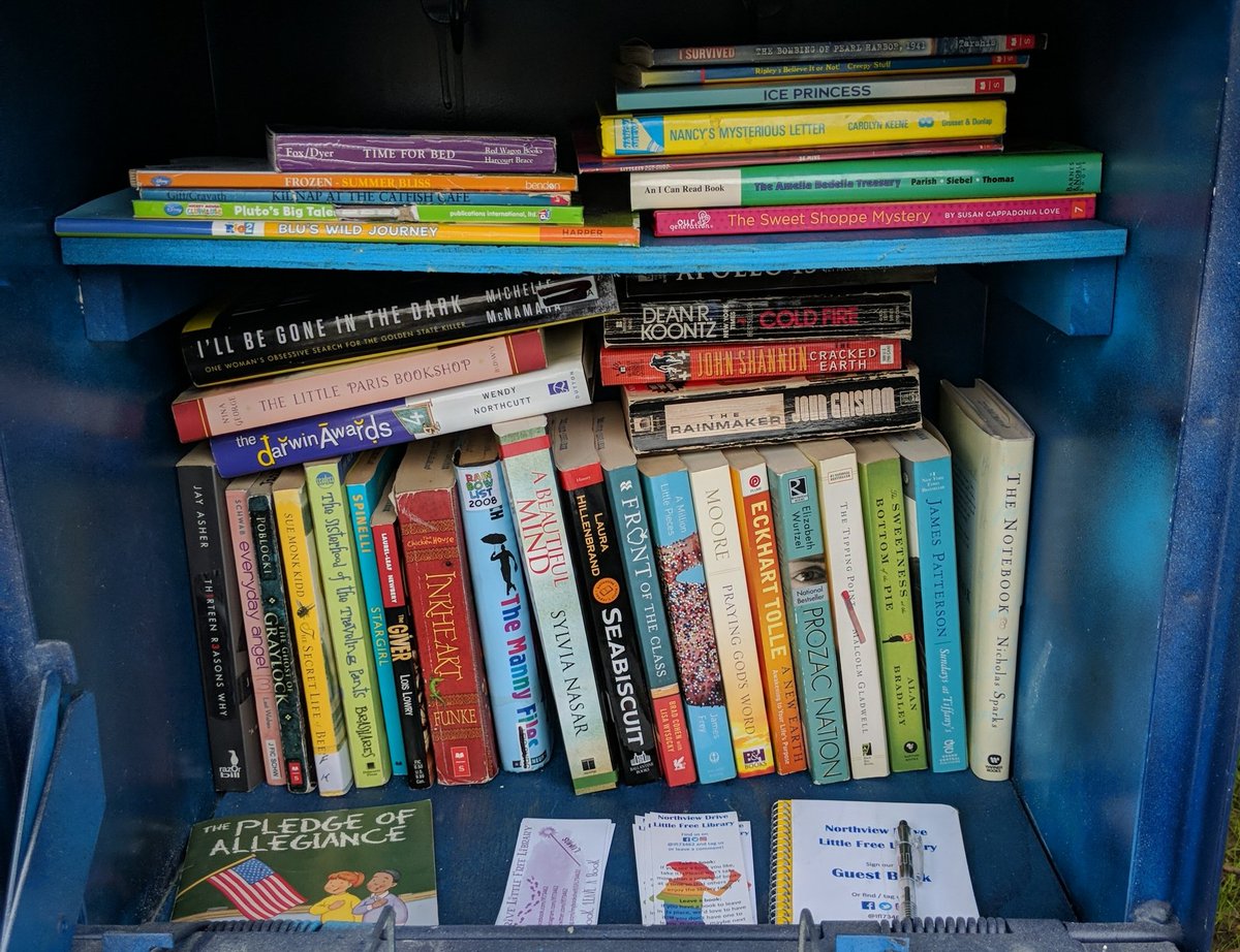 lfl73462's tweet photo. So excited on this #shelfiesunday. First donations and first guest book entry!! #lfl73462 #northviewdrivelittlefreelibrary #littlefreelibrary #littlefreelibrariesofiowa #bookstagram #bookcrossing #freebooks #lendinglibrary #harrypotterlibrary https://t.co/9ciUUBT1cS