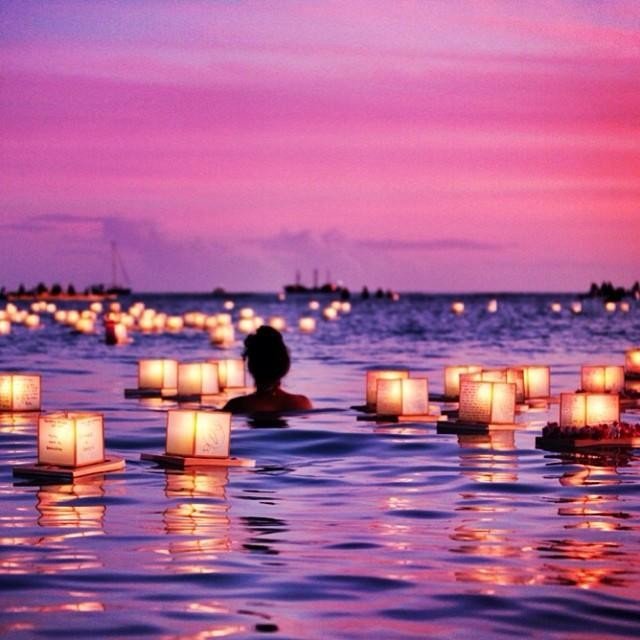 PerfectDaysHI's tweet photo. In remembrance of those who have passed.

Every Memorial Day, people honor their loved ones and promote hope for the future by sending lighted lanterns into the ocean at Ala Moana Beach Park. The event is officiated by Her Holiness Shinso Ito of Shinnyo-… https://t.co/uOcVJkAOxw https://t.co/U75lToIFjs