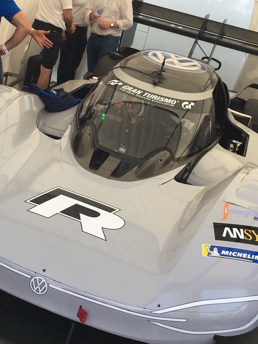 CaptureMotorsp's tweet photo. Delighted to be revisiting @fosgoodwood again this year. Event never fails to render me speechless #fantasygarage https://t.co/ZlCXVPplyT