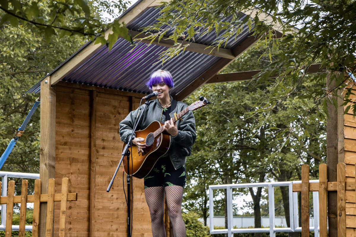 homesickpress's tweet photo. The beautiful @whoistillie on the Acoustic Stage at slam dunk yesterday. Keep an eye out for our photo gallery going up online soon! 
📸 @TatianaWPhotos https://t.co/ZIqbf7CHSF