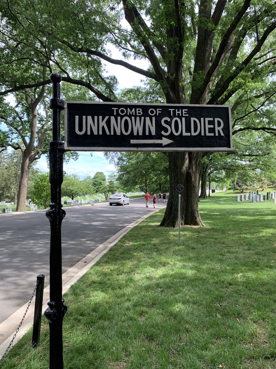 MrsBlaue's tweet photo. #Pirates2DC visited and learned the history of @ArlingtonNatl cemetery.  Humbled to witness the changing of the guards. https://t.co/F22HSZydAd