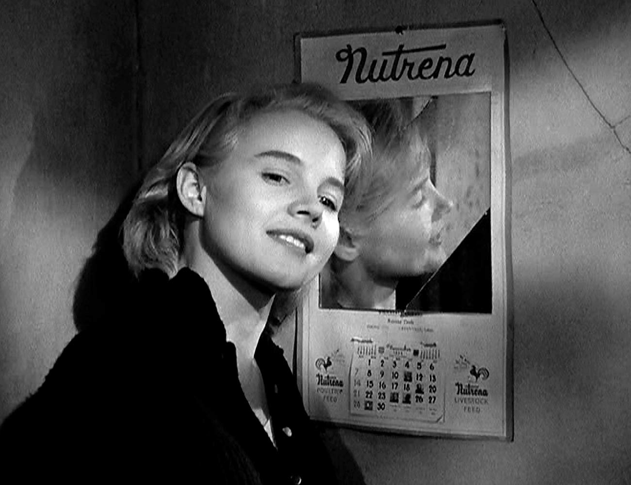 O Xrhsths きぬきぬ Sto Twitter 5 28はアメリカの女優 キャロル ベイカーの誕生日 1931 5 28 Happy Birthday ジャイアンツ 大いなる西部 奇蹟 太陽にかける橋 シャイアン 殺意の海 課外授業 呪われた森 黄昏に燃えて などなど 画像は ベビイドール 西部