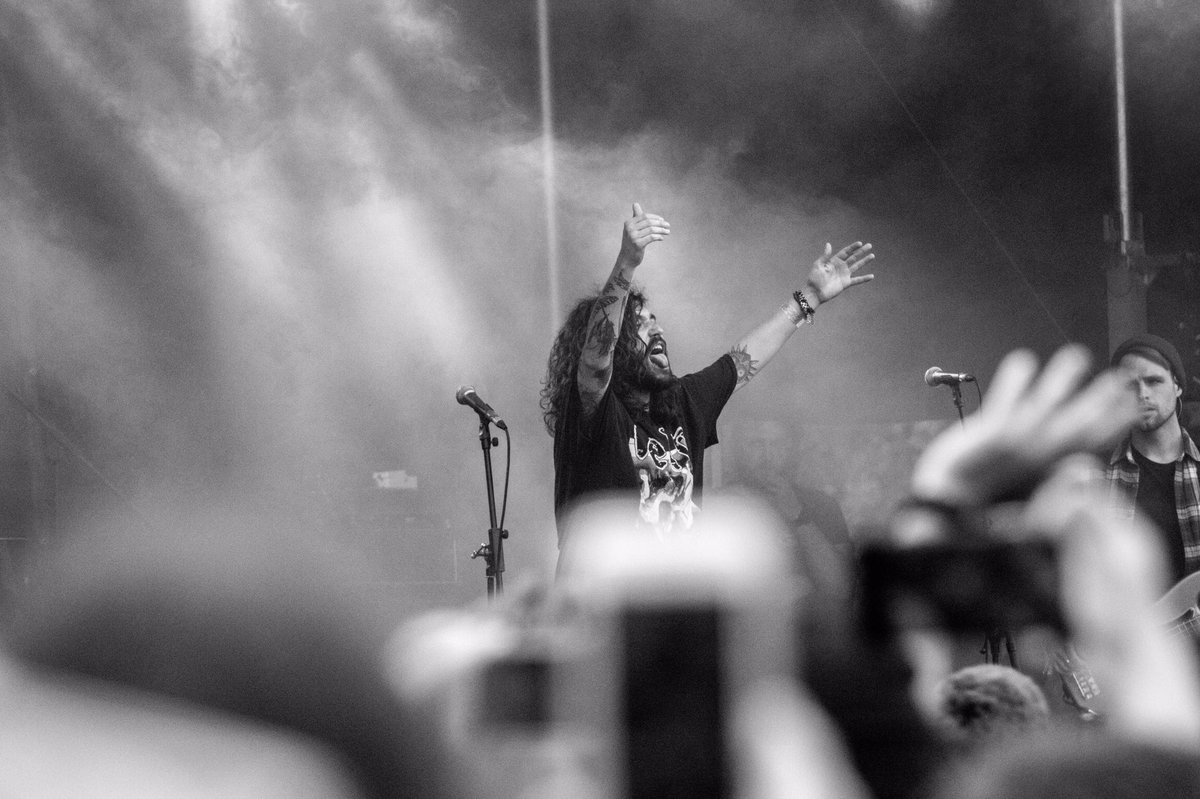 homesickpress's tweet photo. Real Friends @realfriendsband had fun on the Marshall Stage yesterday! Keep an eye out on the website for our photo gallery coming soon.
📸 @TatianaWPhotos https://t.co/uLP2MsKETF