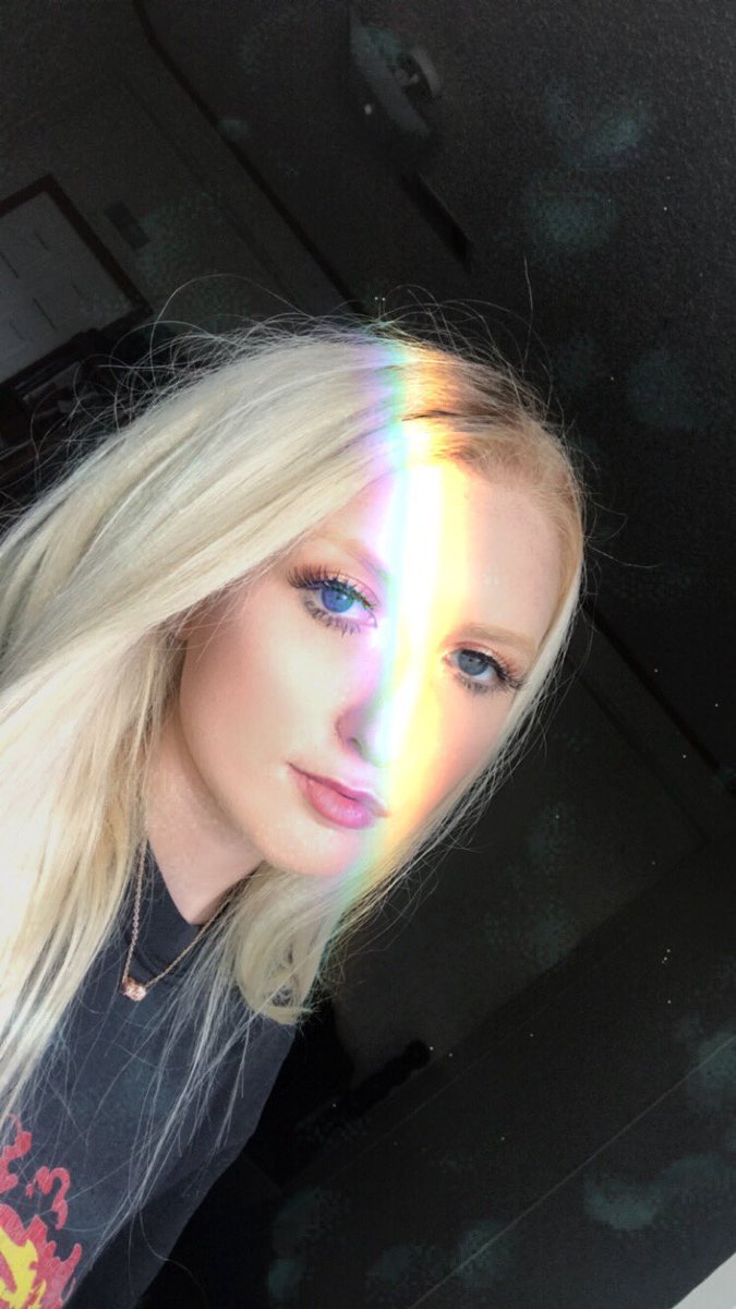 kyndi loomis tweet media