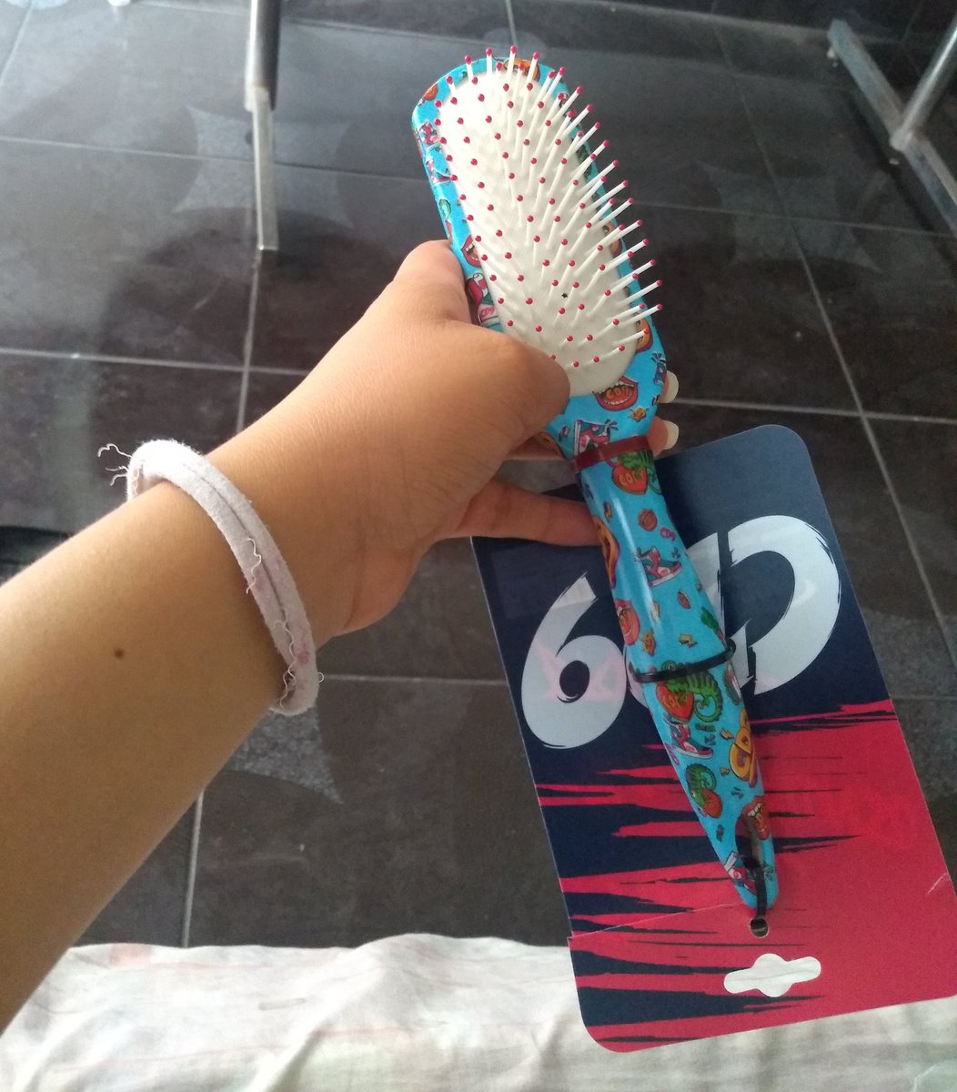 mnunubin's tweet photo. "Ya no voy a gastar dinero en pendejadas"

Also me: no mames mira mi cepillo que me acabo de comprar de los difuntos https://t.co/yz8kgrWYkL
