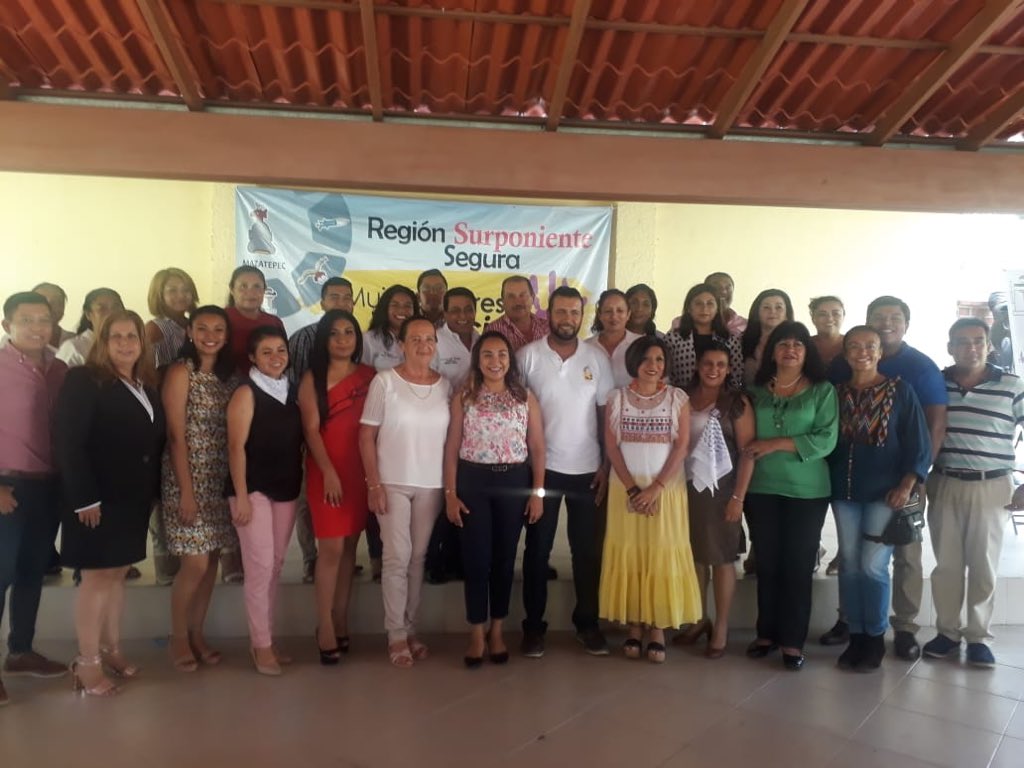 isacflow's tweet photo. Hoy tuve el honor de acompañar a la Arq. @FlorDessire a la firma de convenios entre Mazatepec, Miacatlán, Coatlán y Tetecala y el @IMMORELOS por Mujeres libres de Violencia. #CAE #Transver #NuevasMasculinidades #PAIMEF https://t.co/Od0ntwH32j