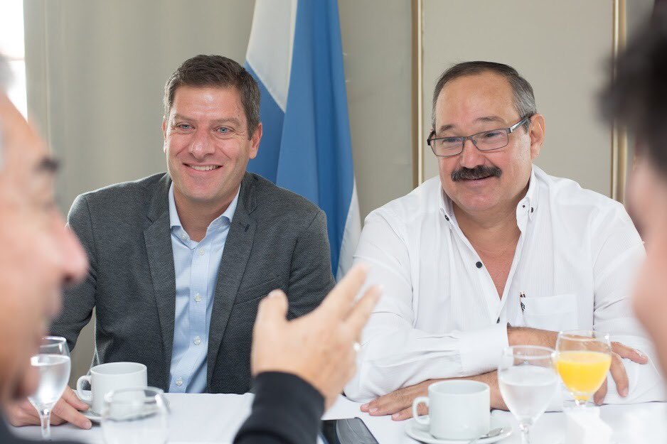 Tenemos que ponernos de acuerdo en un nuevo proyecto para Salta, y en eso estamos trabajando los que creemos que se termina un ciclo y que merecemos una opción que defienda a las PyMEs, a nuestros jubilados, a los humildes y a la clase media.