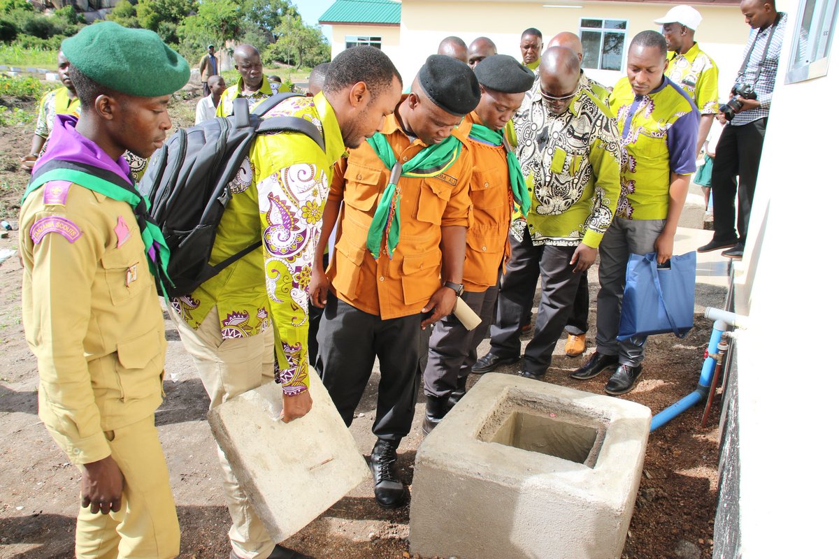 simiyu_region's tweet photo. #SimiyuUpdates
Jumla ya Wanachi 17,084 wa kata ya Igalukilo na Vijiji jirani wilayani Busega wanatarajia kunufaika na huduma za vipimo mbalimbali vya afya mara baada ya kukamilika kwa Jengo la Maabara linalojengwa katika Kituo cha Afya Igalukilo
#MbiozaMwengewaUhuru2019Busega https://t.co/kqPNMKgEc3