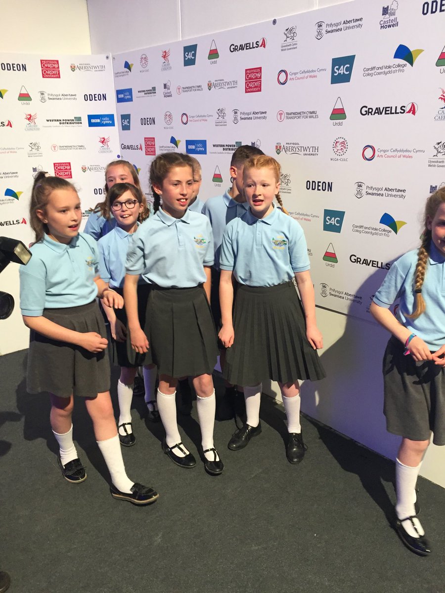 YsgolBroGwydir's tweet photo. Llongyfarchiadau i’r 8 ⭐️ yma ar eu llwyddiant arbennig heddiw yn y gystadleuaeth ensemble! 🥈🎉⭐️ Congratulations to these stars on their ensemble success! #profiad #talent https://t.co/XVSJNbrAHO