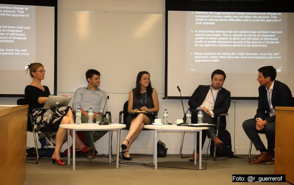 EYChile's tweet photo. Nuestra socia principal, @maca_navarrete_, participó en el panel de debate "Sistema tributario: eficiencia y equidad" junto a @PierceOReilly de @OECDtax, @Summers_AD y Tasha Fairfield de @LSEnews 👉🏽 https://t.co/q26WKEHy4V @ChileConference https://t.co/9XjHHCU62a