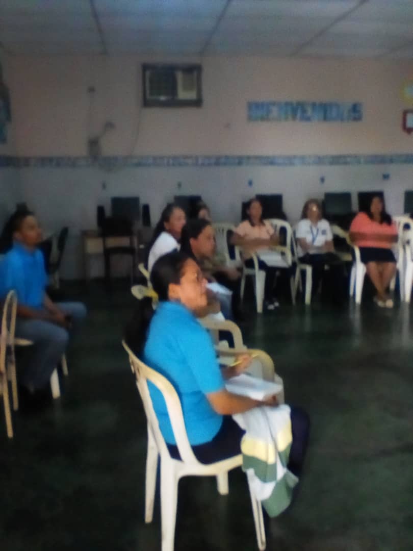 #27May || Socialización sobre las orientaciones pedagógicas con directores, directoras y asesores del Circuito Educativo 10 Municipio Miranda #Guárico <a href="/NicolasMaduro/">Nicolás Maduro</a> @psuvaristobulo <a href="/gtorodelara/">Gisela Toro Hernández</a> @MPPEDUCACION <a href="/Gob_Guarico/">Gobierno de Guárico</a>