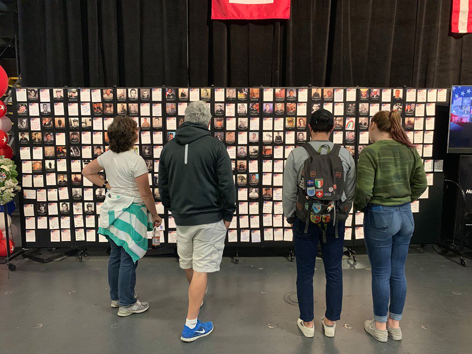 USSMidwayMuseum's tweet photo. Midway staff, volunteers, and guest from all over the world visit the Remembrance Wall to pay tribute to the fallen. If you would like to add your fallen service hero to the wall, you may do so here: https://t.co/4EugjqkXGZ

#LegacyWeek2019 #MemorialDay #MemorialDay2019 https://t.co/5rJg1tQQ1I