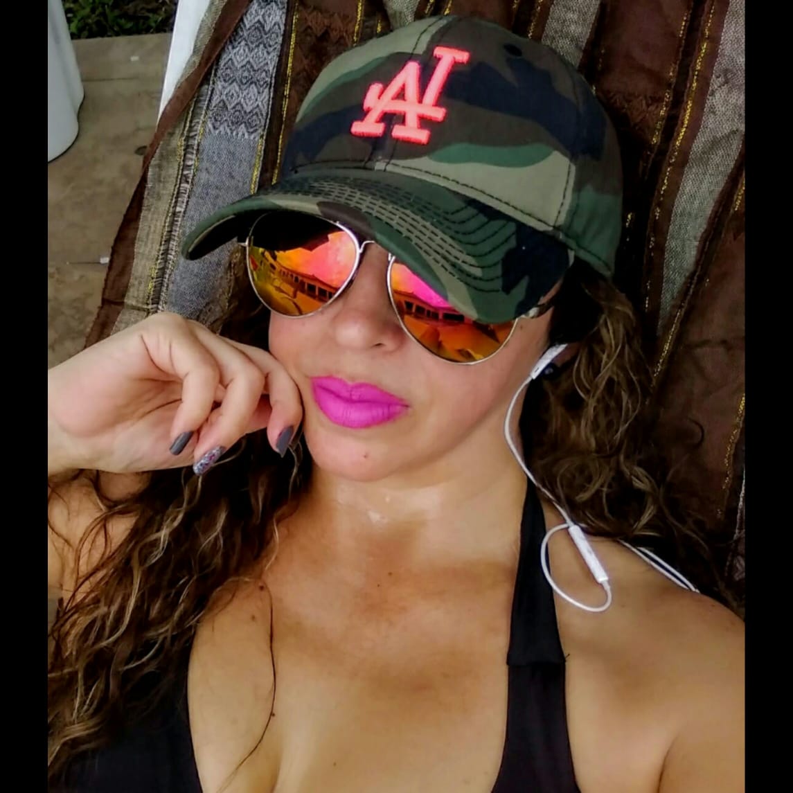 7201Cecilia's tweet photo. #FelizSemana un besito pa quien me quiera y pa quien no me quiera 2 =)) ★♥♥
#FelizLunes #miferiado #CarpeDiem #buoniniziosettimana #happyweekforall #amor_locura #siempreyo https://t.co/UHExFUY73h