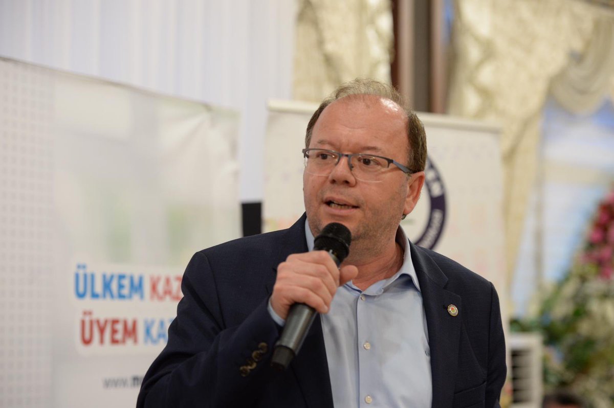 Toplu Sözleşmeye giderken: 
•3600 Ek Gösterge
•Sözleşmelilere Kadro
•YHS’nin GİH’e aktarılması
•Gelir Vergisi ve Matrah oranları
gibi başlıkları tartışıyor ve acil çözüm arayışımızı sürdürüyoruz.

Siyasetin ana gündemi olan 31 Mart Seçimleri bize yeni yeni sorunlar getirdi.