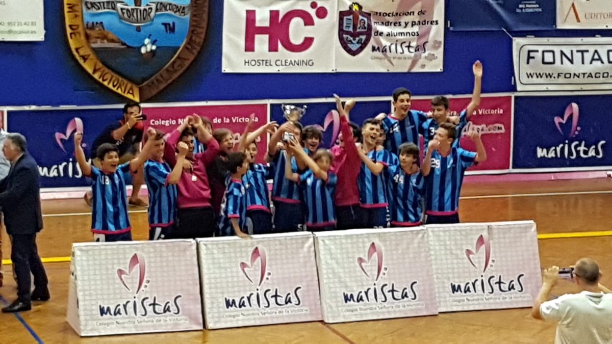 cdMaristasMlg's tweet photo. I Agradecemos a todos los que con vuestro trabajo, esfuerzo y dedicación habéis hecho cumplir un sueño a este grupo. Gracias familias, aficionados, compañeros, profesores, técnicos deportivos... y empresas empresas: @Alboran_CM @McRosaleda @CGabirol @Academiaoptima @ocasur https://t.co/LnGHEDEd5F