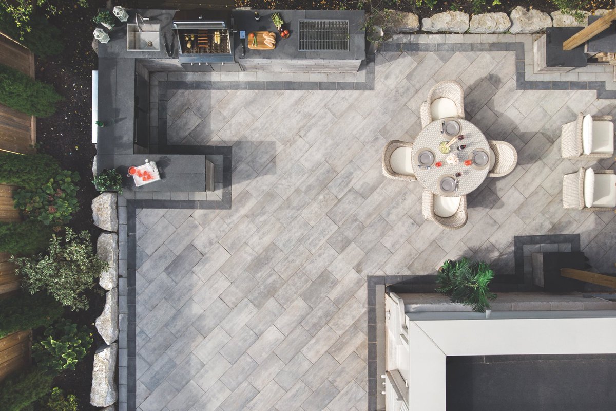 Build the #OutdoorKitchen of your dreams with the #Avari slab &amp; #Soho wall. Both manufactured with our #DesignLoc surface refinement technology for added strength &amp; durability. Learn more here: bit.ly/30LcdNF