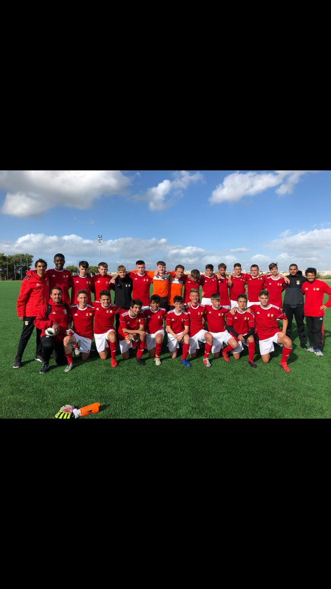 Linlithgow_Acad's tweet photo. #TeamLinAc - International football sensation! Luke Cameron was selected to go to an elite training camp at Benfica, in Portugal... watch this space for future stardom - especially as he was talking to Rui Costa, "The Maestro"!
Well done, Luke @Linlithgow_PE https://t.co/3GMxCwO3Cj