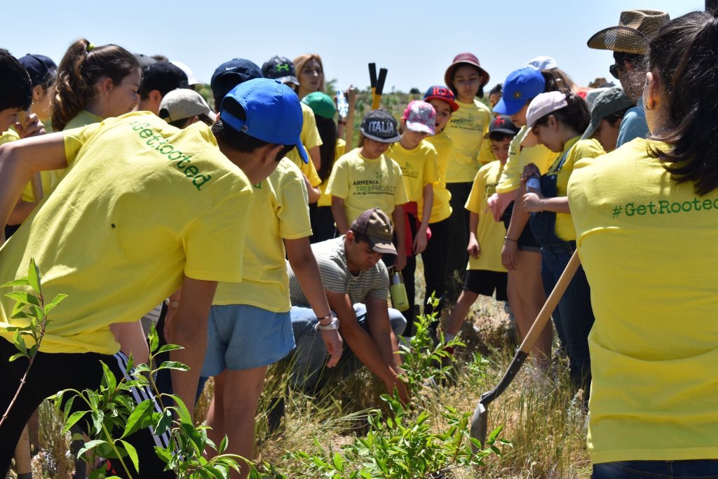 JasonSohigian's tweet photo. Success! Today students from the Hovnanian School &amp; St Stephen’s School met their peers from the Avedisian School in #Yerevan &amp; planted #trees together. @ArmeniaTree is #BuildingBridges between #Armenia &amp; the Diaspora. #GetRooted #EnviroEd #Treevangelist https://t.co/0cgPwadn7Z